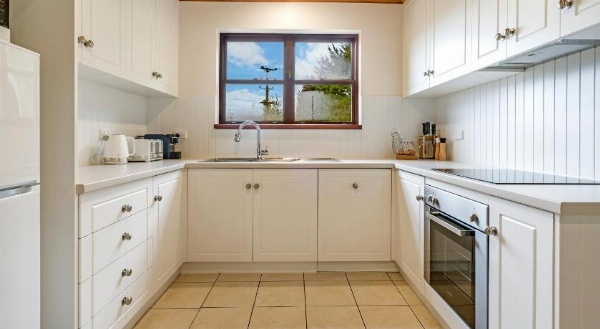 Blackwood Park Cottages image 22
